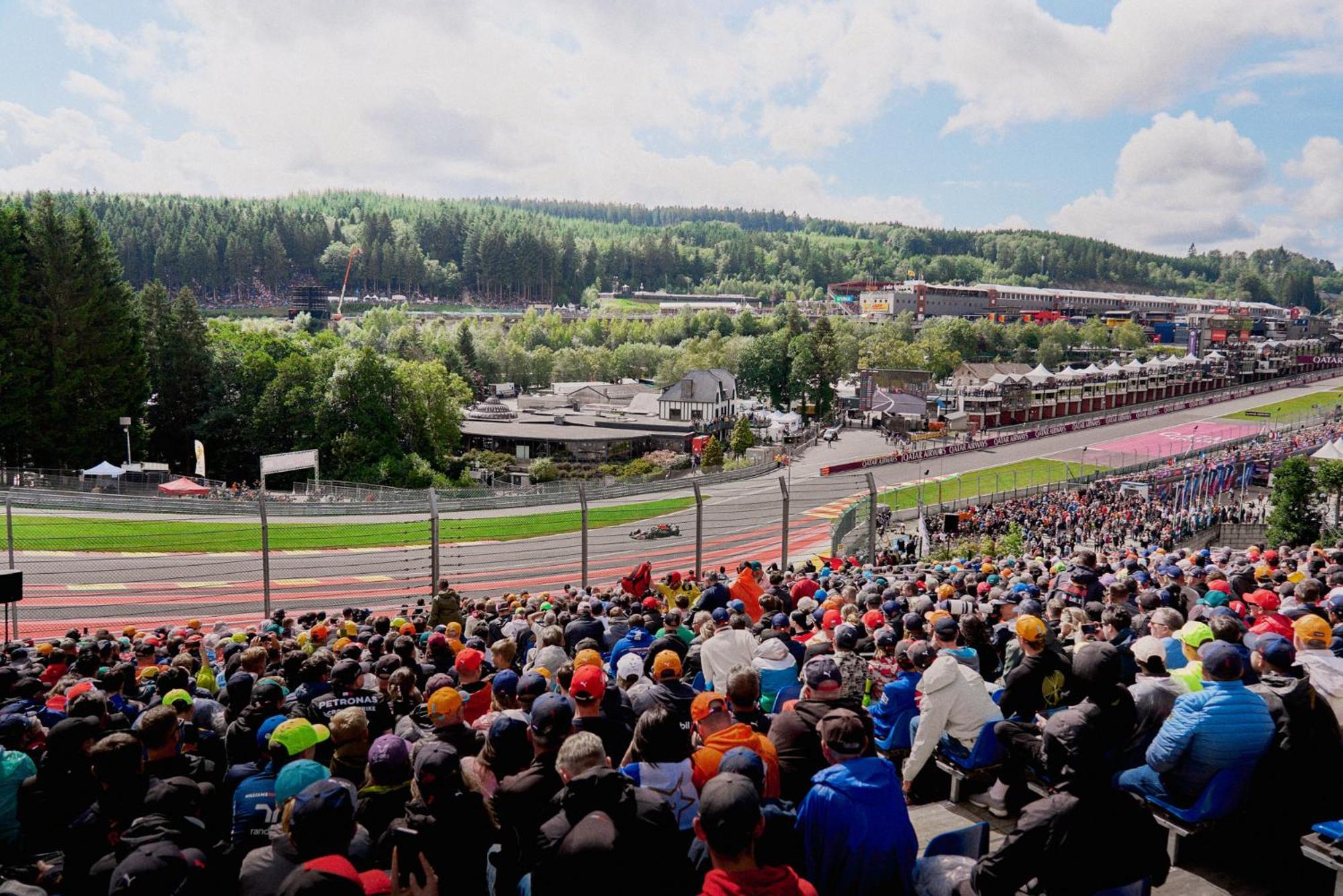 Grandprixcamp Closest To The Track Including Track View Stavelot Exteriér fotografie